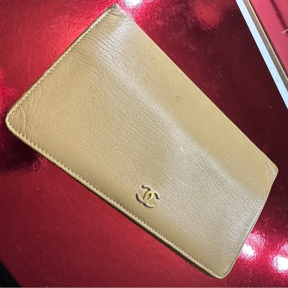 🔥FINAL PRICE🔥 Chanel Wallet - Picture 1 of 17